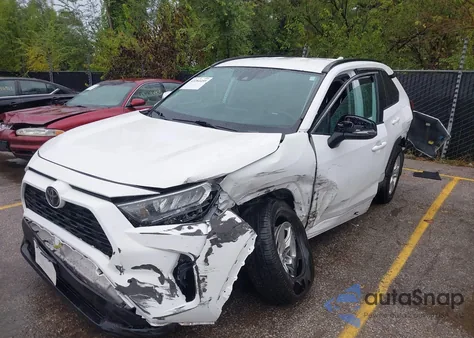 2021 Toyota Rav4 Xle z USA, uszkodzony, nr VIN 2T3P1RFV5MW157706